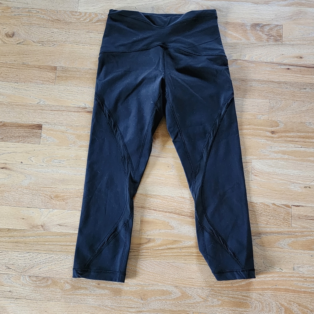 Lululemon cropped yoga pants